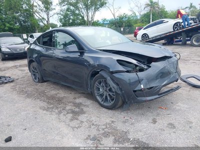 7SAYGDEDXSF****** 2025 Tesla Model Y