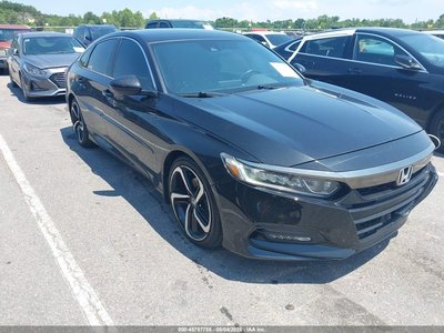 1HGCV1F33JA****** 2018 Honda Accord