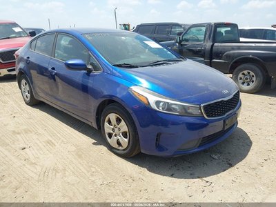 3KPFL4A76JE****** 2018 Kia Forte