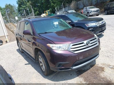 5TDBK3EH4CS****** 2012 Toyota Highlander