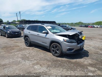 1C4PJMLB5KD****** 2019 Jeep Cherokee