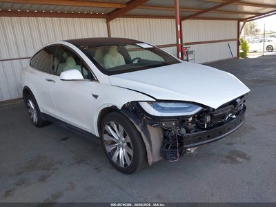 5YJXCBE24LF****** 2020 Tesla Model X