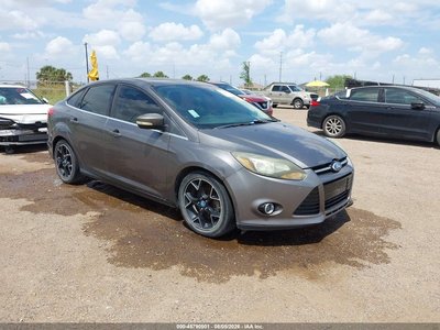 1FAHP3J24CL****** 2012 Ford Focus
