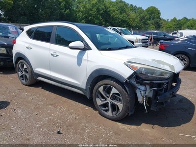 KM8J3CA29JU****** 2018 Hyundai Tucson