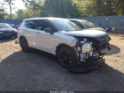 JA4J3UA81NZ****** 2022 Mitsubishi Outlander