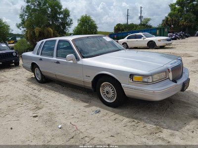 1LNLM82WXVY****** 1997 Lincoln Town Car