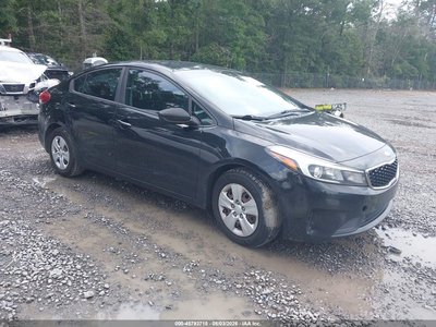 3KPFK4A7XHE****** 2017 Kia Forte