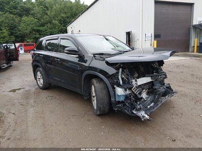 5TDBKRFH2FS****** 2015 Toyota Highlander