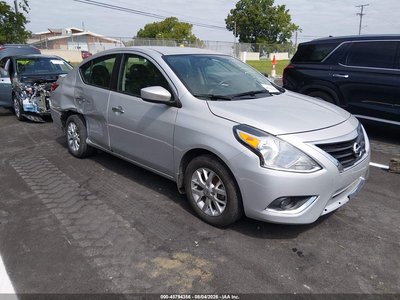 3N1CN7AP6JL****** 2018 Nissan Versa