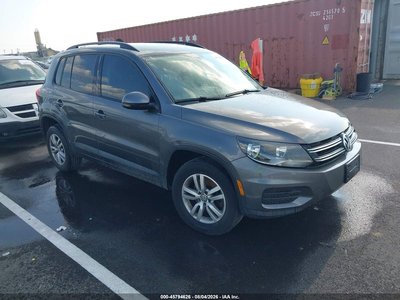 WVGAV7AX1GW****** 2016 Volkswagen Tiguan