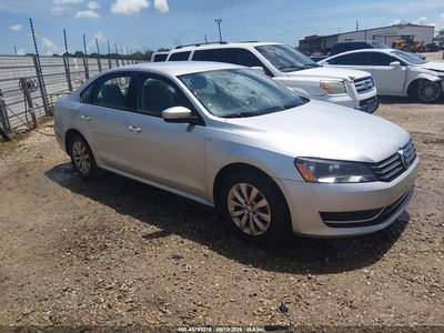 1VWAS7A36FC****** 2015 Volkswagen Passat