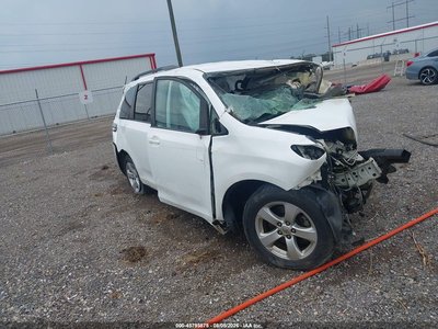 5TDKK3DCXGS****** 2016 Toyota Sienna