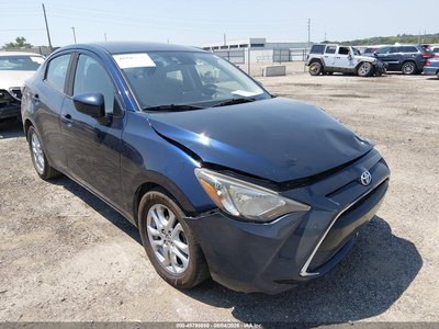 3MYDLBYV9JY****** 2018 Toyota Yaris