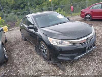 1HGCR2F30HA****** 2017 Honda Accord