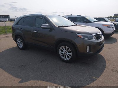 5XYKUDA76FG****** 2015 Kia Sorento