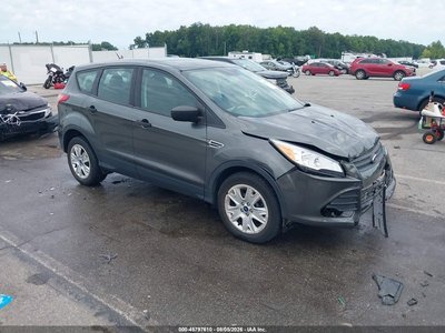 1FMCU0F7XGU****** 2016 Ford Escape