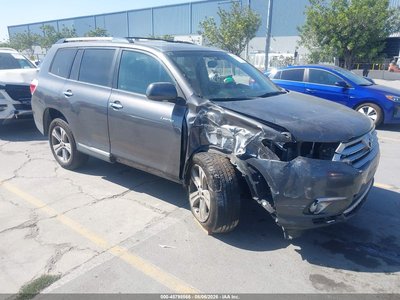 5TDDK3EH4CS****** 2012 Toyota Highlander