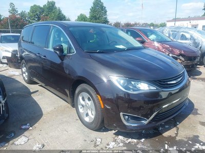 2C4RC1H74JR****** 2018 Chrysler Pacifica Hybrid
