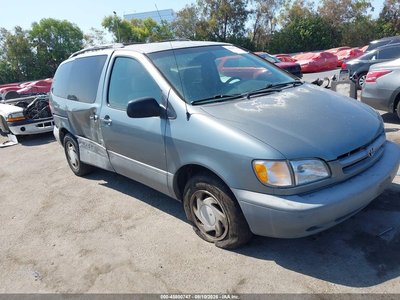 1999 Toyota Sienna