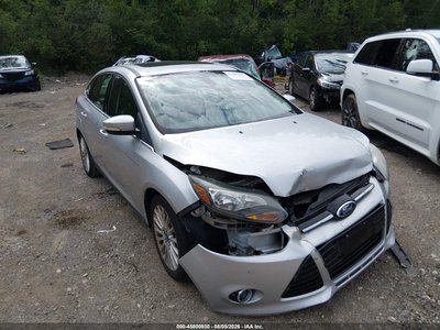 1FAHP3J26CL****** 2012 Ford Focus