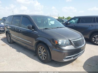 2016 Chrysler Town & Country