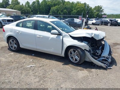 YV1612FH3E2****** 2014 Volvo S60