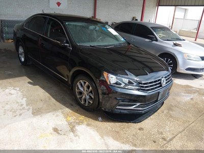 1VWAS7A34GC****** 2016 Volkswagen Passat