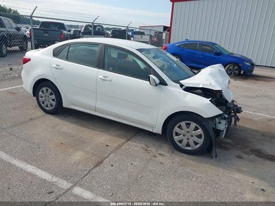 3KPA24AD1ME****** 2021 Kia Rio
