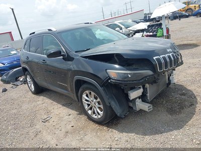 1C4PJLCB2KD****** 2019 Jeep Cherokee