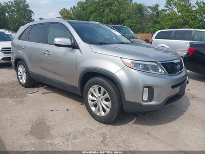 5XYKU4A72FG****** 2015 Kia Sorento