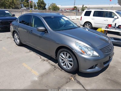 JN1CV6AP7FM****** 2015 Infiniti Q40