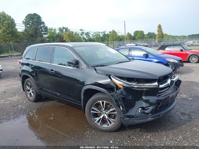 5TDJKRFH6GS****** 2016 Toyota Highlander