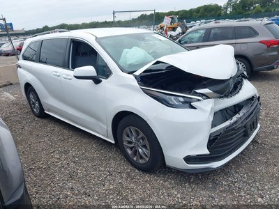 5TDKSKFC1SS****** 2025 Toyota Sienna