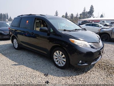 5TDDK3DC8DS****** 2013 Toyota Sienna