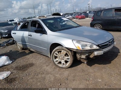 1HGCM56176A****** 2006 Honda Accord