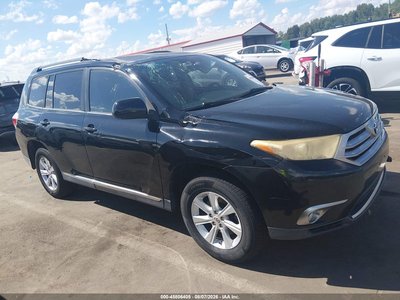 5TDZK3EH0BS****** 2011 Toyota Highlander