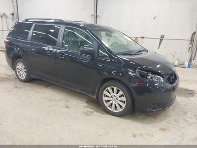 5TDJZ3DCXHS****** 2017 Toyota Sienna