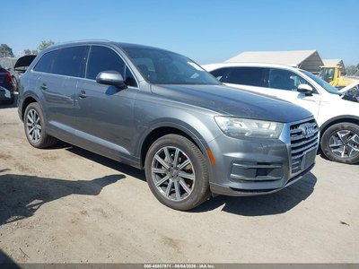 WA1LAAF71HD****** 2017 Audi Q7