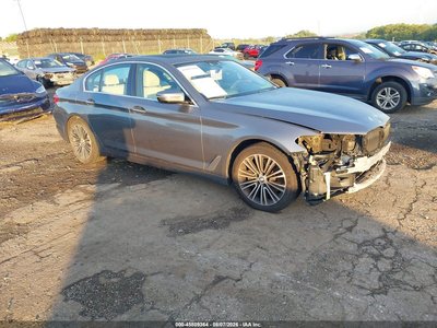 WBAJA7C59JW****** 2018 BMW 530i