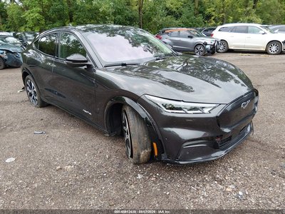 2022 Ford Mustang Mach-E