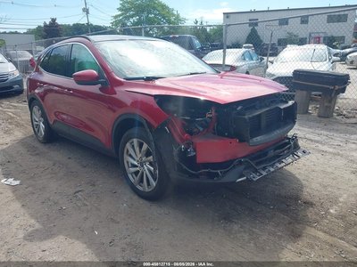 1FMCU9J94MU****** 2021 Ford Escape