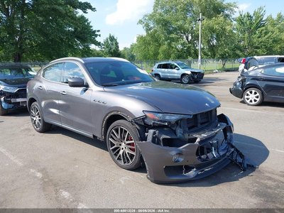 ZN661XUAXHX****** 2017 Maserati Levante