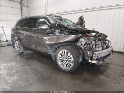 5TDEBRCH9RS****** 2024 Toyota Highlander Hybrid