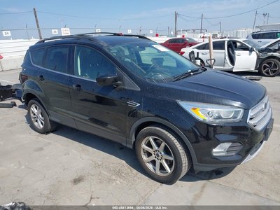 1FMCU0HD2JU****** 2018 Ford Escape