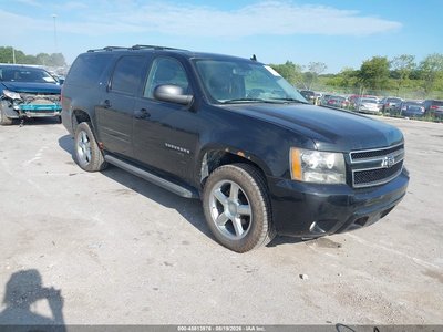 1GNUKJE36AR****** 2010 Chevrolet Suburban 1500