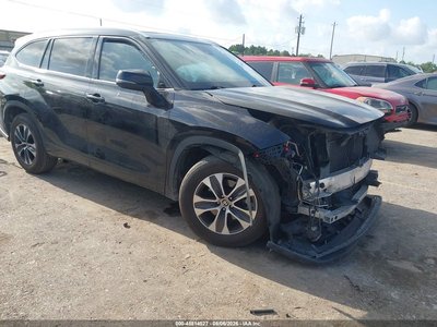 5TDGZRAH7MS****** 2021 Toyota Highlander