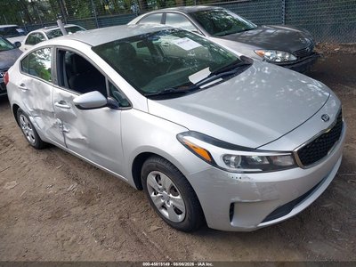 3KPFK4A75JE****** 2018 Kia Forte