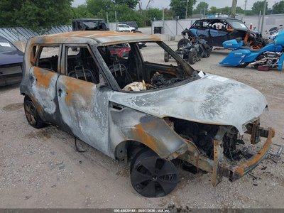 KNDJN2A24G7****** 2016 Kia Soul