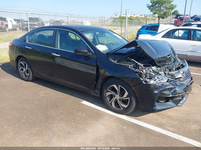 1HGCR2F35HA****** 2017 Honda Accord