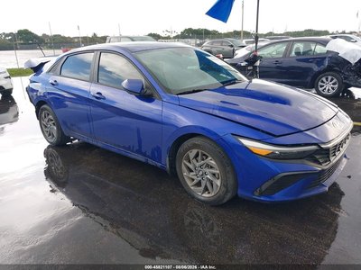 KMHLM4DJ2RU****** 2024 Hyundai Elantra Hybrid